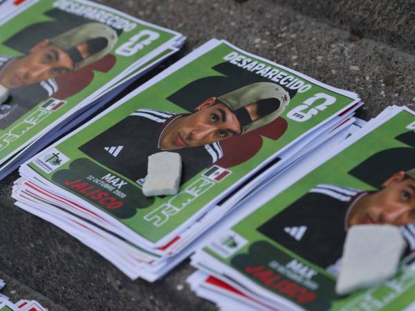 Familiares de personas desaparecidas en Jalisco (oeste) convirtieron las fichas de búsqueda en tarjetas similares a las del álbum de jugadores del Mundial 2026 para visibilizar los más de 130,000 casos de desaparición forzada en México a días del inicio del torneo.