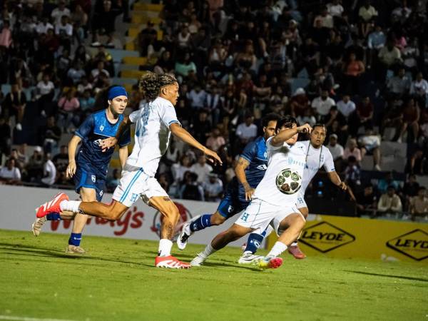 Los <b>Tiktokers de Honduras</b> dominaron las acciones desde el inicio del partido.