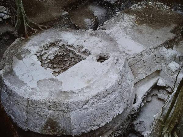 Historia. Guatemala reportó el hallazgo de una singular estructura ritual maya, en el sitio prehispánico El Tigre, que aporta datos inéditos sobre las complejas prácticas ceremoniales y los patrones sociales del periodo preclásico terminal.