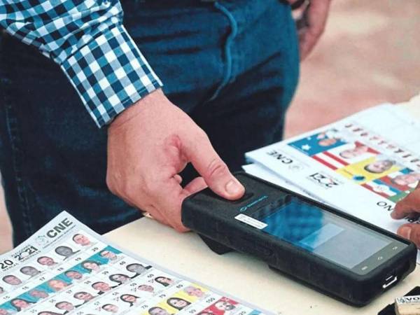 Las autoridades aseguraron que cada uno de los dispositivos está listo para realizar el proceso de identificación de los votantes.