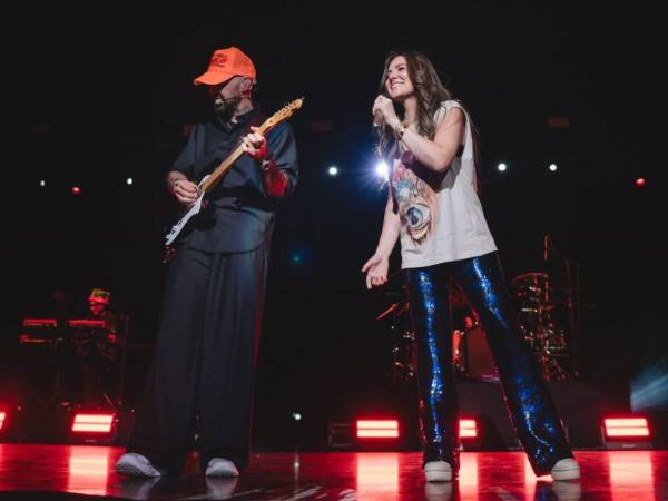 El dúo mexicano llega este 10 de abril como parte de una gira que ha estado marcada por shows íntimos, nostalgia y una fuerte conexión con el público. ¿Qué pueden esperar los hondureños? Aquí te contamos todos los detalles.