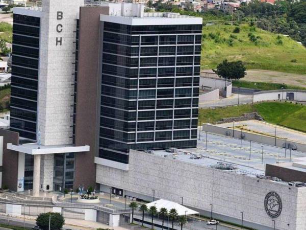 La acumulación de reservas se explica por mayores ingresos de divisas provenientes de exportaciones, desembolsos de deuda externa.