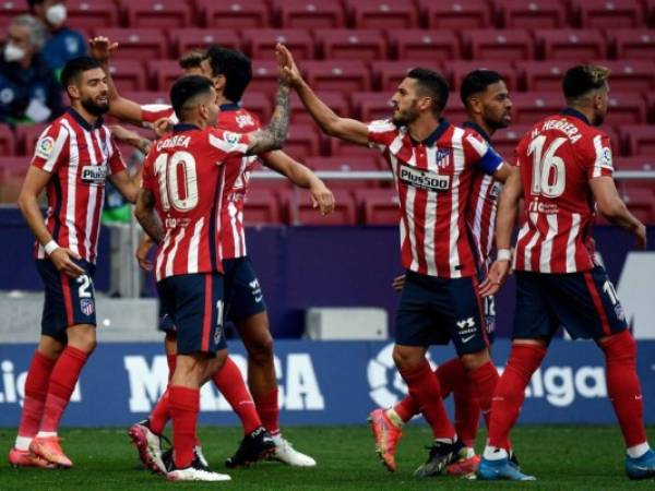 En la clasificación, el Atlético suma 70 puntos y se pone provisionalmente con cuatro más que el segundo, el Real Madrid, que juega este domingo un derbi en el terreno del Getafe (15º). Foto: AFP