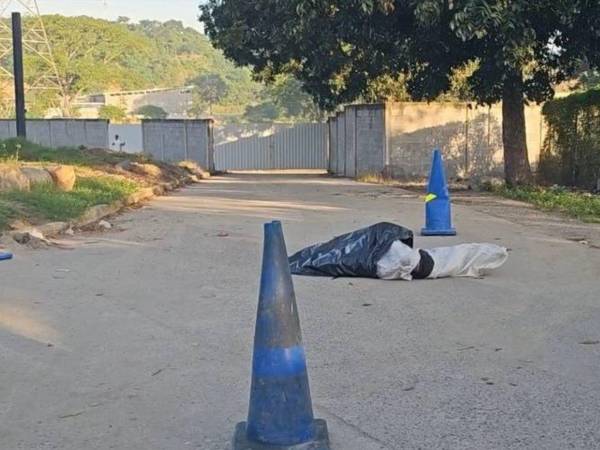 El cuerpo fue dejado en la entrada del Instituto de la Propiedad en San Pedro Sula.