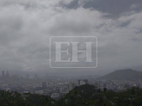 Nublado y con ambiente fresco amanece la capital este martes 20 de enero, debido al continuo desplazamiento de una masa de aire frío que afecta gran parte del territorio hondureño. Así se ve la capital: