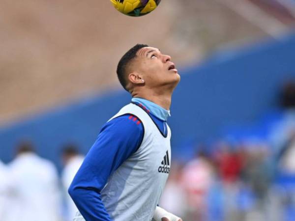 Kervin Arriaga jugó todo el partido en el empate del Real Zaragoza ante el Sporting Gijón.