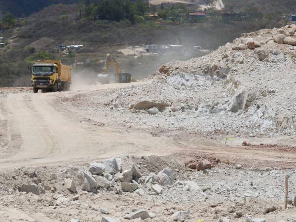 La construcción del libramiento al sur acumula siete meses de atraso y enfrenta 12 casos complejos, seis de ellos por propietarios no localizados.