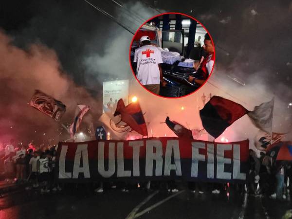 El autobús no terminó de llegar al estadio Nacional ya que los heridos tuvieron que ser trasladados a un centro asistencial desde el Tizatillo.