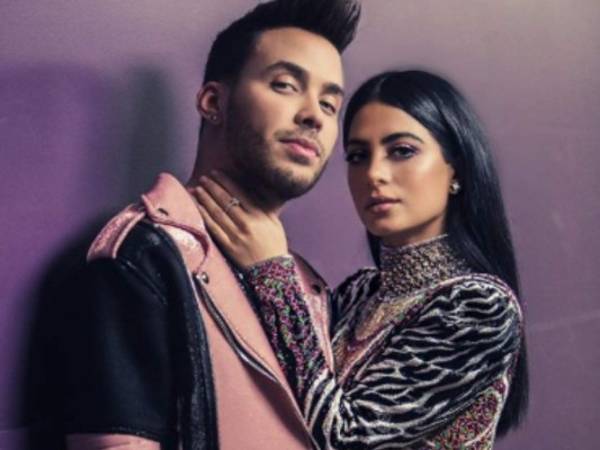 El cantante y la actriz se casaron en una íntima ceremonia realizada en México.