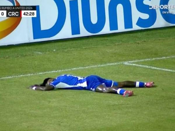 Romell Quioto falló el 1-0 ante Costa Rica en el cierre de la primera parte.