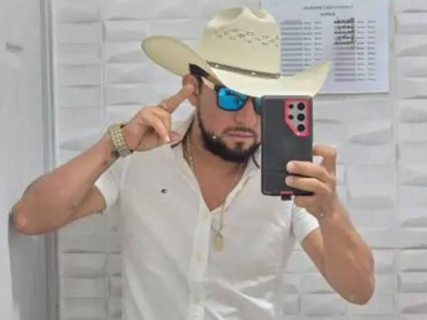 La muerte del ganadero Elmer Méndez, en Olancho, está bajo una exhaustiva investigación, aseguró la Policía Nacional. El caso ha acaparado la atención de muchos, ya que también era muy activo en redes sociales. Aquí los nuevos detalles.