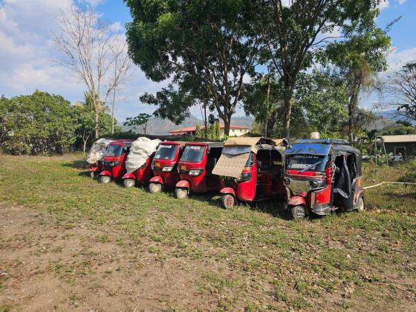 El creciente número de mototaxis que circulan en la capital hondureña ha encendido las alertas de las autoridades de transporte, que advierten sobre problemas de orden vial y la falta de regulación de muchas de estas unidades.