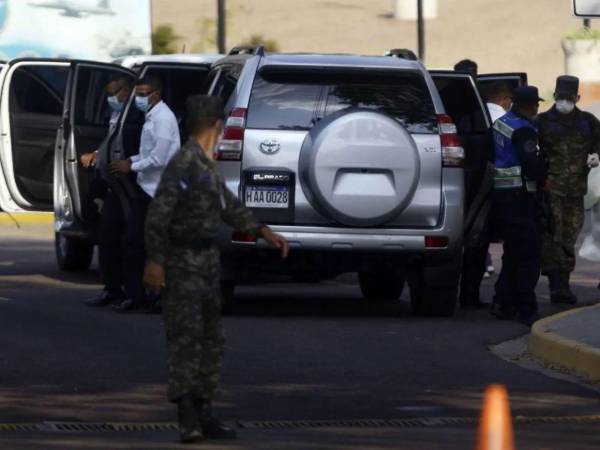 Durante muchos gobiernos los funcionarios, y hasta de baja categoría, han abusado de estos privilegios.