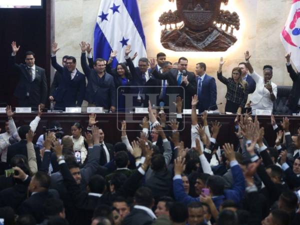 La actual gestión del Congreso Nacional, bajo la presidencia de Tomás Zambrano, completó el miércoles 25 de marzo sus primeros 60 días con un nuevo ritmo de trabajo, marcando una drástica diferencia de los registros anteriores. A continuación el contraste.