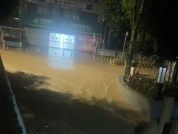 Al menos nueve personas murieron y otras 11 permanecen desaparecidas tras las lluvias extremas registradas el pasado fin de semana en el distrito de Yongchuan. Aquí las fotos:
