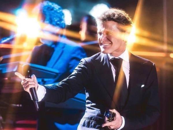 Una fotografía permaneció ayer apenas unos minutos en redes sociales, tiempo suficiente para que los seguidores de Luis Miguel la guardaran y la compartieran.