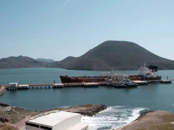 Militares reforzaron la seguridad tras los enfrentamientos registrados en Mazatlán y El Rosario.