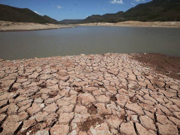 El edil capitalino fue enfático en que el inicio de las lluvias no resolvería de inmediato el problema de abastecimiento, debido al déficit acumulado durante el año.