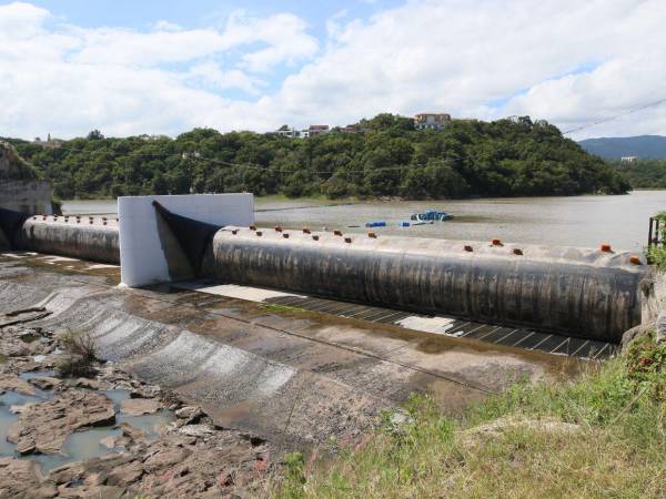 Cada metro cúbico de agua que llega desde Los Laureles cuesta cinco veces más potabilizarlo que en La Concepción, debido al tipo de tratamiento que requiere.