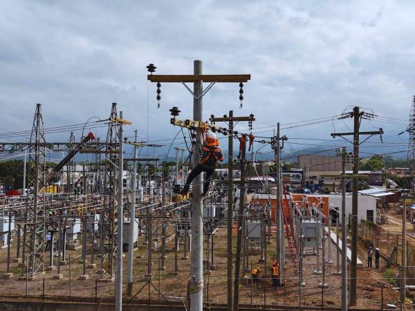 El Gobierno de Honduras impulsa la ampliación de la red de transformación para atender la creciente demanda de hogares, industrias y comercios.