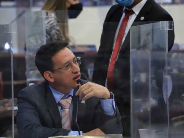 Rolando Barahona anteriormente se declaró opositor al Partido Nacional.