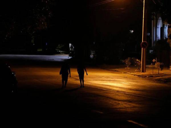 La UNE, adscrita al Ministerio cubano de Energía y Minas, calcula para el horario de mayor demanda de la jornada, en la tarde-noche, una capacidad de generación de 1.550 megavatios (MW).