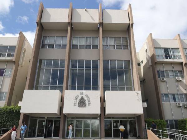 La Corte Suprema de Justicia (CSJ), mediante el pleno de magistrados, ordenó la realización virtual de las audiencias.