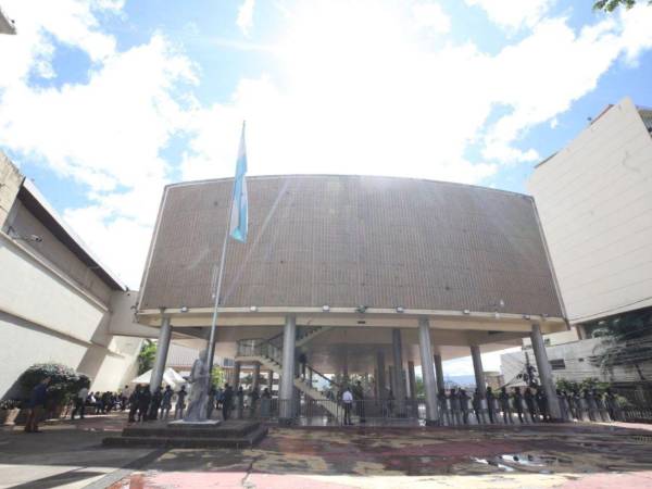 Foto de referencia de la Junta Directiva saliente del Congreso Nacional presidida por Luis Redondo.