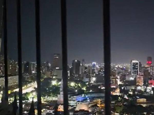 En redes sociales circularon de inmediato videos en lo que se escuchan los disparos.