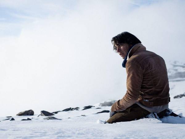 “La sociedad de la nieve” recrea la epopeya de los Andes de 1972, cuando un vuelo de la Fuerza Aérea Uruguaya que llevaba a un equipo de rugby amateur a Chile.