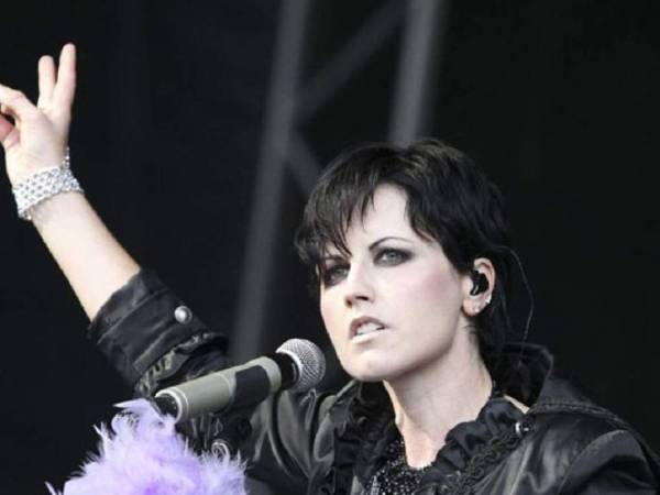 Dolores O'Riordan murió el 15 de enero, a los 46 años, en un hotel de Londres, donde se alojaba mientras realizaba una sesión de grabación de una nueva versión de su gran éxito 'Zombie', sobre el conflicto en Irlanda del Norte.