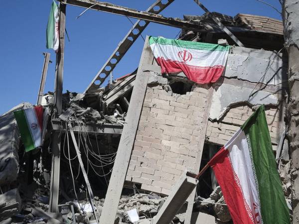 En medio de negociaciones inciertas, la escalada bélica eleva el riesgo de un conflicto mayor en la región.