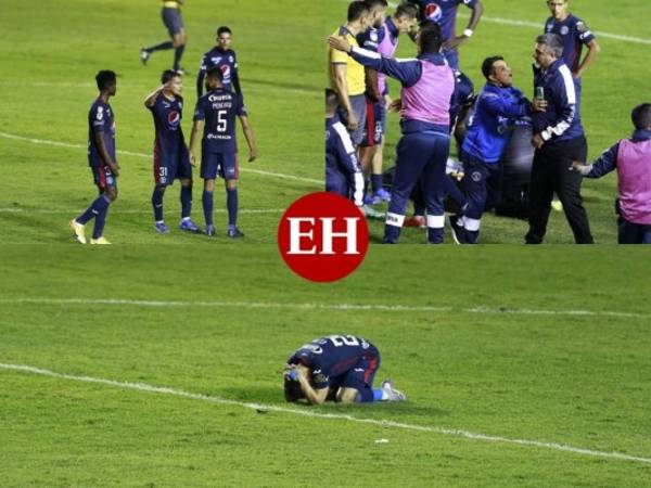 El Motagua vivió una noche de pesadilla al caer 4-2 frente al Comunicaciones en la final de la Liga Concacaf, consumando así su tercera derrota en finales del torneo regional. El Ciclón Azul pasó de acariciar la gloria a caerse a pedazos en una noche para el olvido en donde los jugadores motagüenses se mostraron impotentes y completamente derrotados ante la gran reacción y el vendaval que fueron los Cremas desde el cierre del primer tiempo. Fotos: Edwin Romero | EL HERALDO