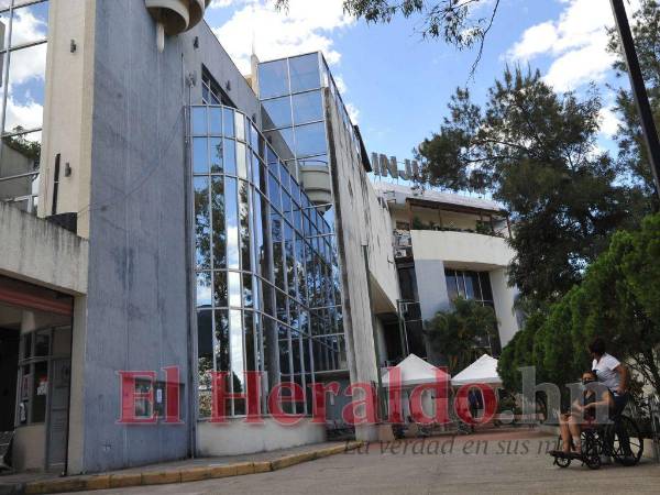 Según expertos, se debe trabajar con todos los sectores en la construcción de un nuevo sistema de protección social.