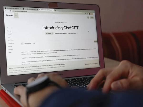 Un pastor demandó a OpenAI tras seguir los consejos de salud de ChatGPT. Según su versión, el chatbot minimizó sus síntomas y terminó al borde de una embolia mortal