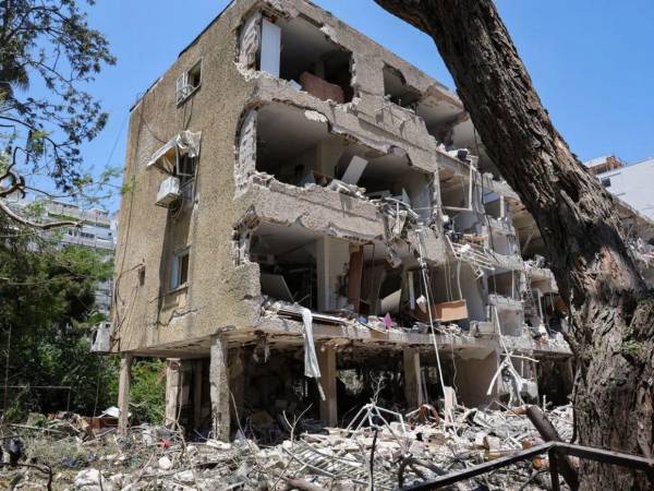 Irán niega contaminación radiactiva tras bombardeos estadounidenses en sus instalaciones nucleares.