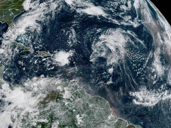 El NHC ha advertido de las fuertes marejadas que Gabrielle va a dejar en la costa de EE.UU., desde Carolina del Norte hacia el norte.