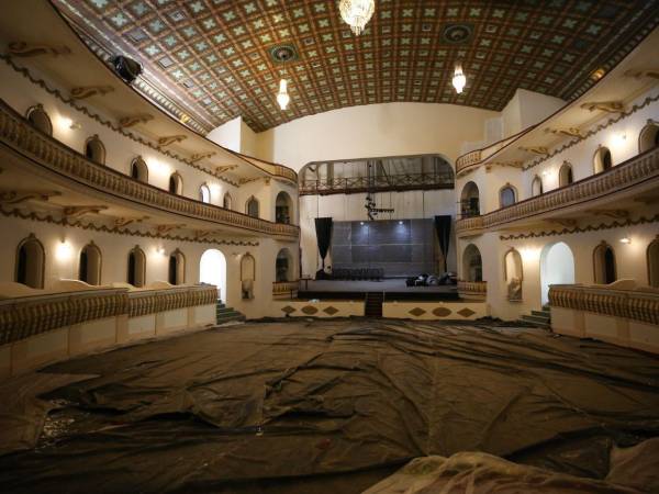 El emblemático Teatro Manuel Bonilla permanece cerrado desde agosto de 2025. A más de un año del inicio de las obras, la restauración sigue sin concluir y el avance reportado es del 40%.