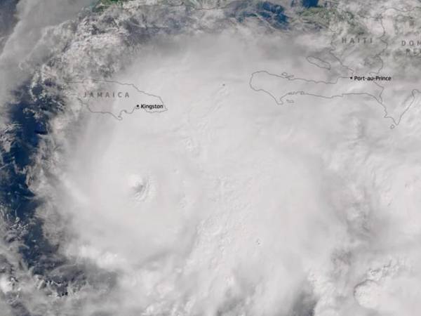 Dentro del ojo del huracán, es probable que haya una destrucción estructural total, indicó.