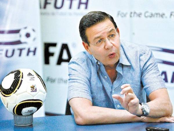 Rafael Leonardo Callejas es uno de los personajes señalados por recibir sobornos por las transmisiones de partidos de fútbol en campeonatos organizados por la FIFA