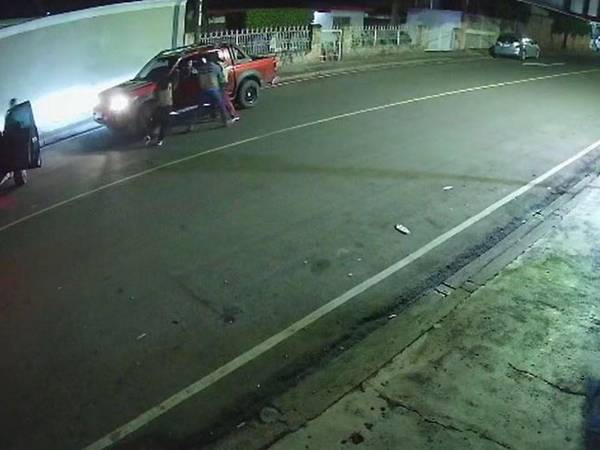 El incidente, que ocurrió en horas de la noche, ha generado alarma entre los residentes de la zona,