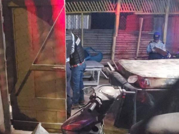 El cadáver del hombre quedó dentro del billar.