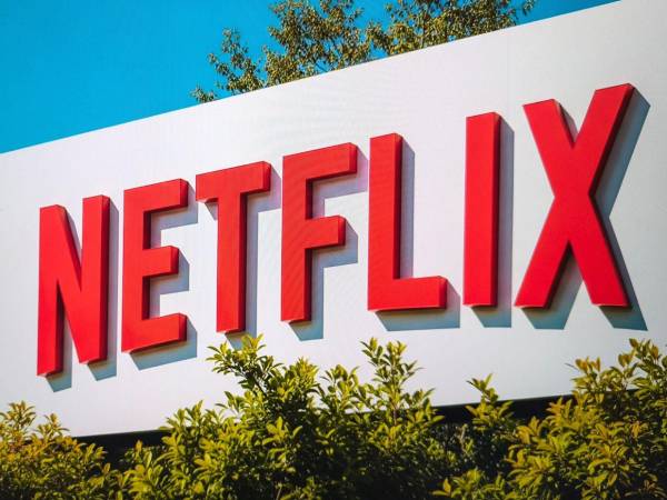 Netflix busca contribuir a la recuperación del sector audiovisual colombiano tras el terremoto del 10 de agosto.