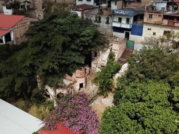 Vecinos de La Leona buscan recuperar el Castillo Bellucci y convertir sus ruinas en un espacio para preservar la historia y cultura capitalina.