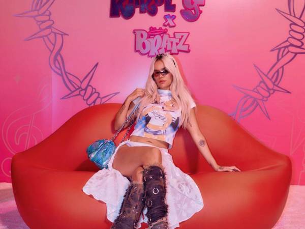 La cantante colombiana Karol G anunció a través de sus redes sociales el lanzamiento de su nueva muñeca Bratz inspirada en su carrera y así luce.