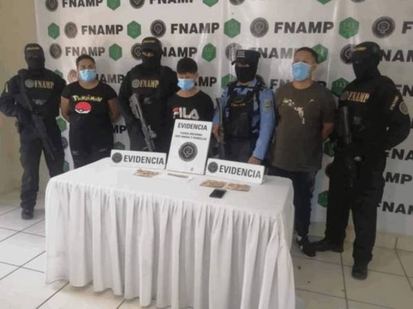 La Fuerza Nacional Antimaras y Pandillas presentó a los presuntos extorsionadores.