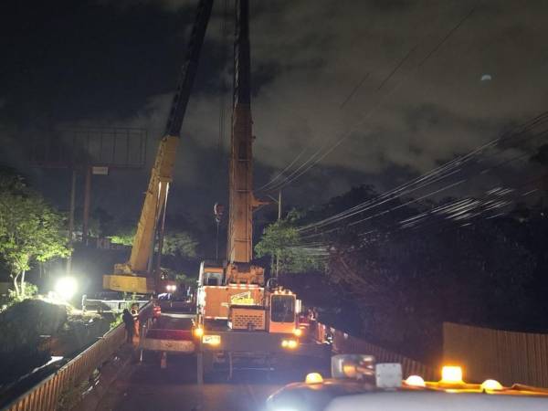 Actualmente, los trabajos se concentran en la instalación de vigas y prelosas, dos actividades fundamentales para avanzar hacia la siguiente etapa de construcción de la estructura.