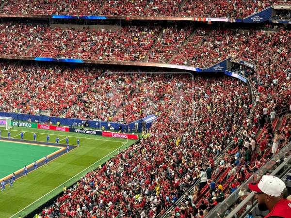 Miles de camisetas de Portugal con el número 7 de Cristiano Ronaldo invaden este miércoles la ciudad de Houston, sede del estreno de la selección lusa en el Mundial contra la de República Democrática del Congo, en medio de una tormenta tropical que en las últimas horas causó inundaciones por la zona. Así luce el Houston Stadium.
