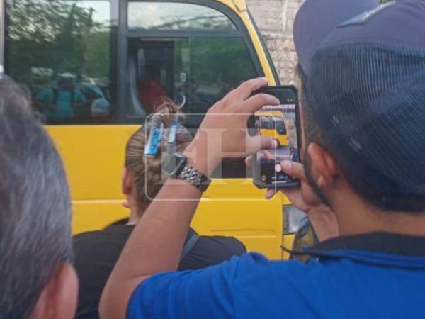 El sonido de varios disparos interrumpió la rutina de la tarde de este viernes 8 de mayo en la calle Los Alcaldes, en Comayagüela, donde un conductor de transporte público fue asesinado dentro de su unidad.