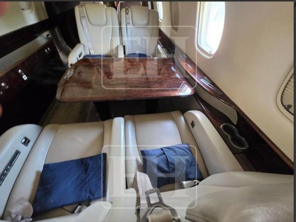 El Embraer Legacy 600, que durante ocho años sirvió como avión presidencial de Honduras, cuenta con un interior ejecutivo diseñado para ofrecer comodidad a sus pasajeros. Tras ser subastado por 5.1 millones de dólares, la aeronave pasará a operar como taxi aéreo para una empresa mexicana. Así luce su impecable interior.
